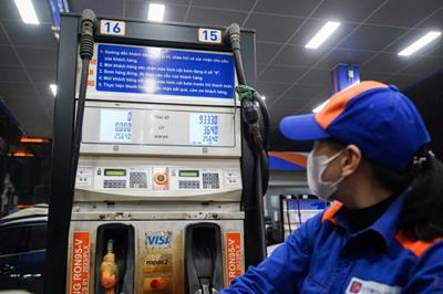 Giá xăng dầu hôm nay (1/5): Trong nước rẻ hơn Thái Lan, Campuchia tới 10.000 đồng/lít