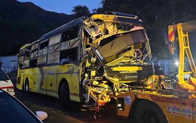 Danh tính các nạn nhân tử vong trong vụ lật xe khách ở Phú Yên