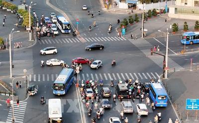 Mức phạt lỗi vượt đèn đỏ năm 2025