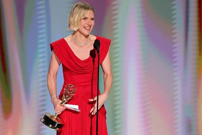 Rhea Seehorn giành Emmy đầu tiên sau nhiều năm bền bỉ với nghề