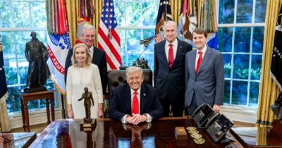 Ông Donald Trump nhận giải “Kiến trúc sư Hòa bình” sau khi trượt Nobel Hòa bình