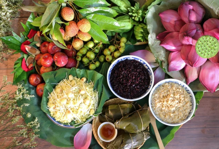 Mâm cúng mùng 1 tháng 6 năm Ất Tỵ Ảnh: Thu Hương